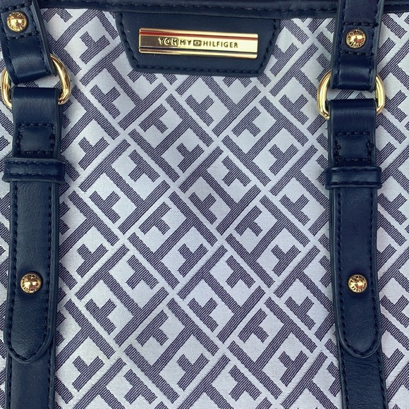 Tommy Hilfiger shopping tote - Picture 2 of 11